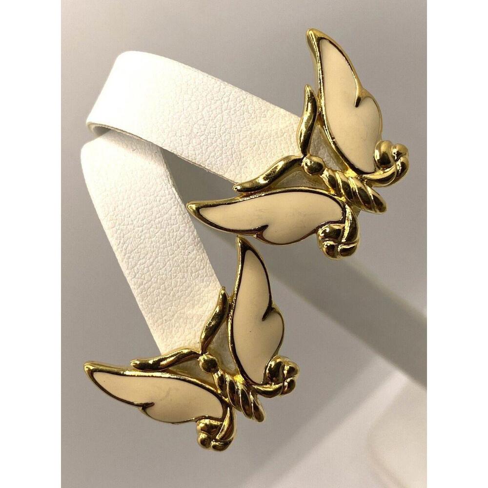 VINTAGE TRIFARI TM CREAM ENAMEL GOLD TONE BUTTERFLY PIERCED EARRINGS